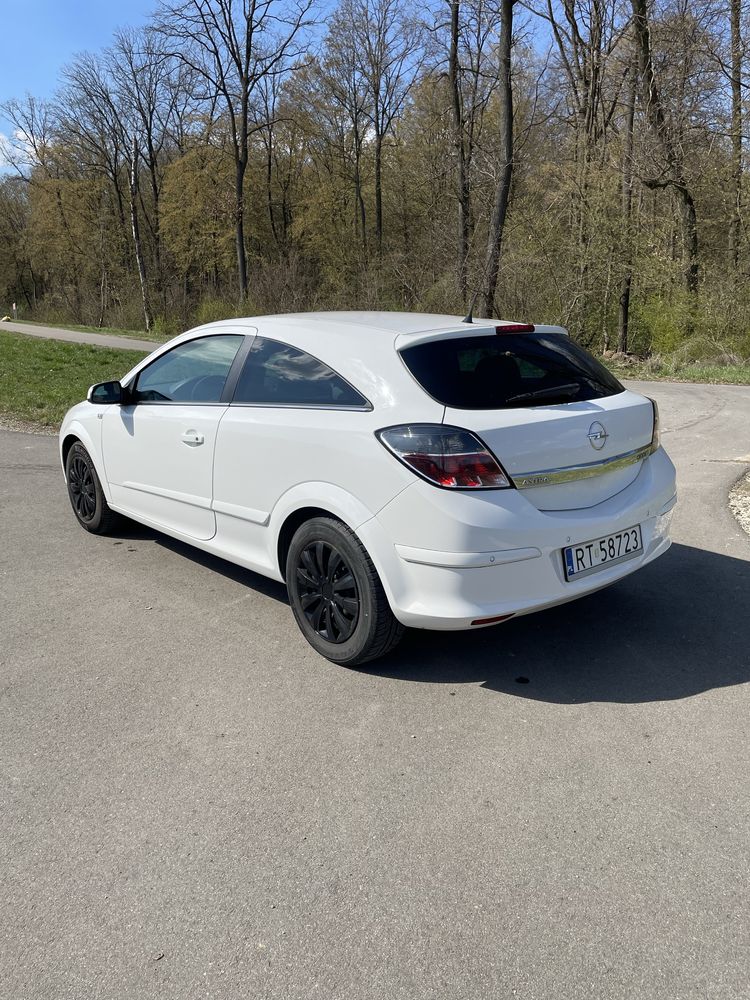 Opel astra H GTC 1.4EcoTec