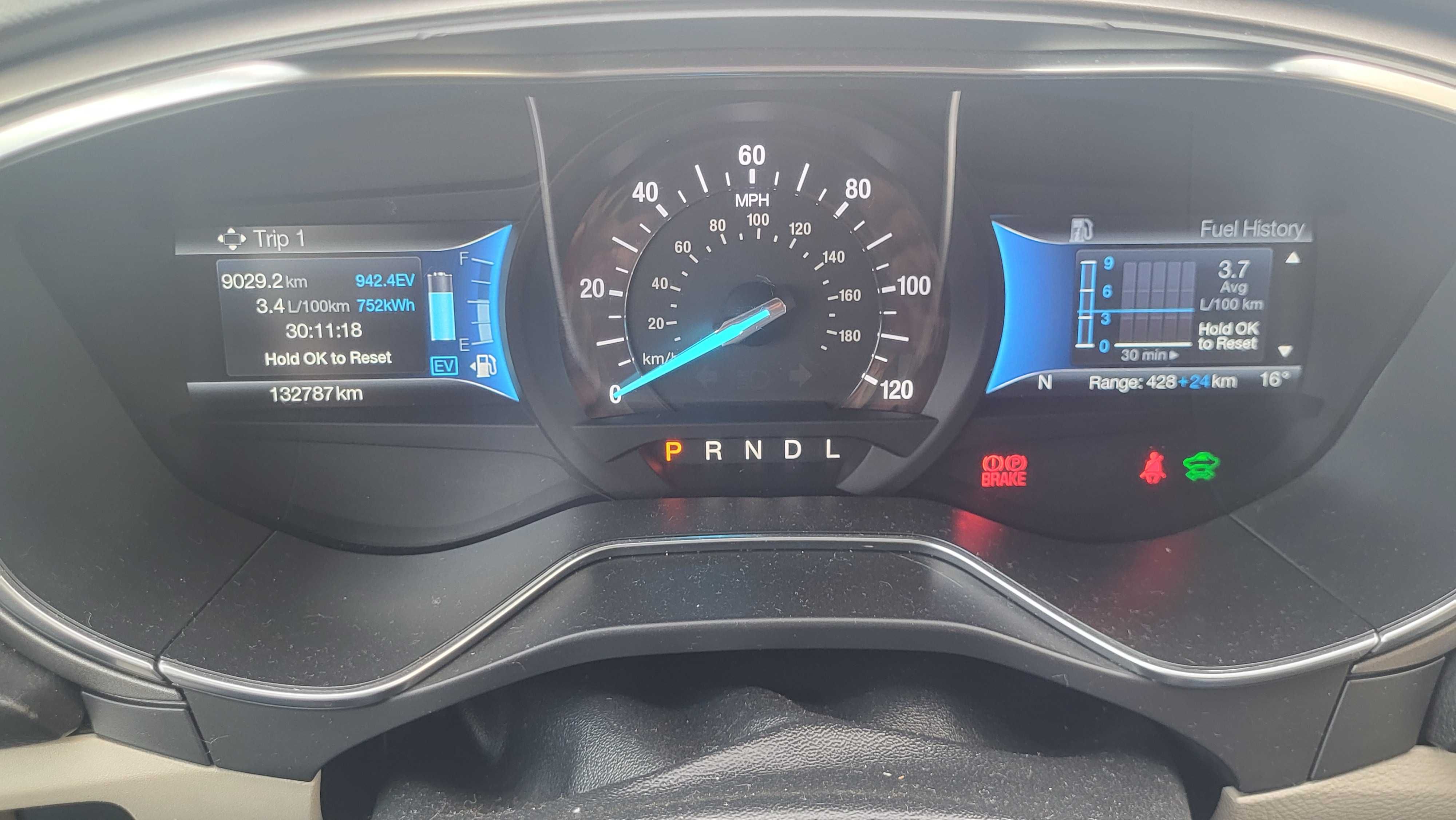 Ford Fusion 2017 Plug-In 35 км на електриці НЕ БИТИЙ  після вандалізму