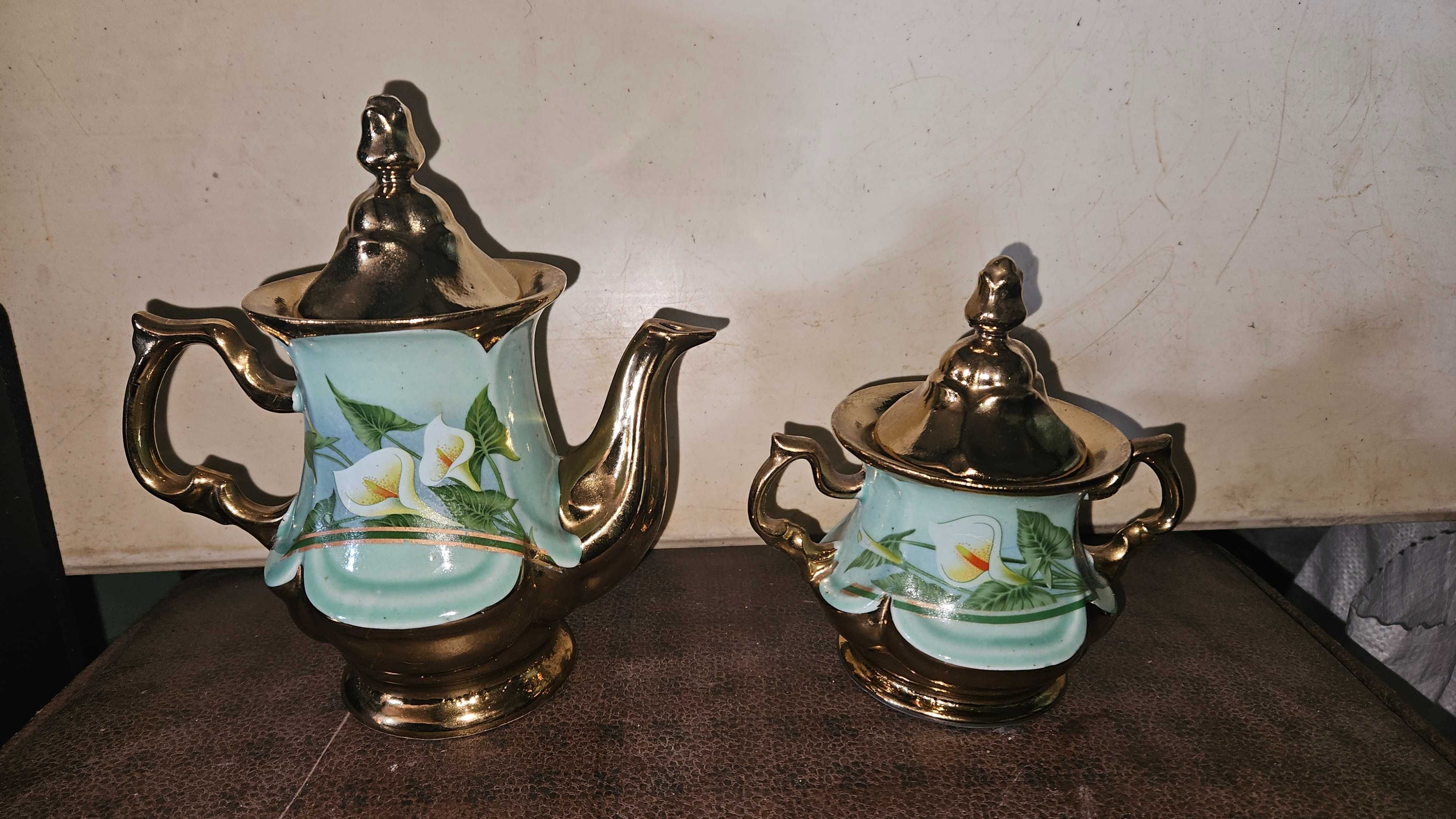 Заварник(чайник) и сахарница каллы