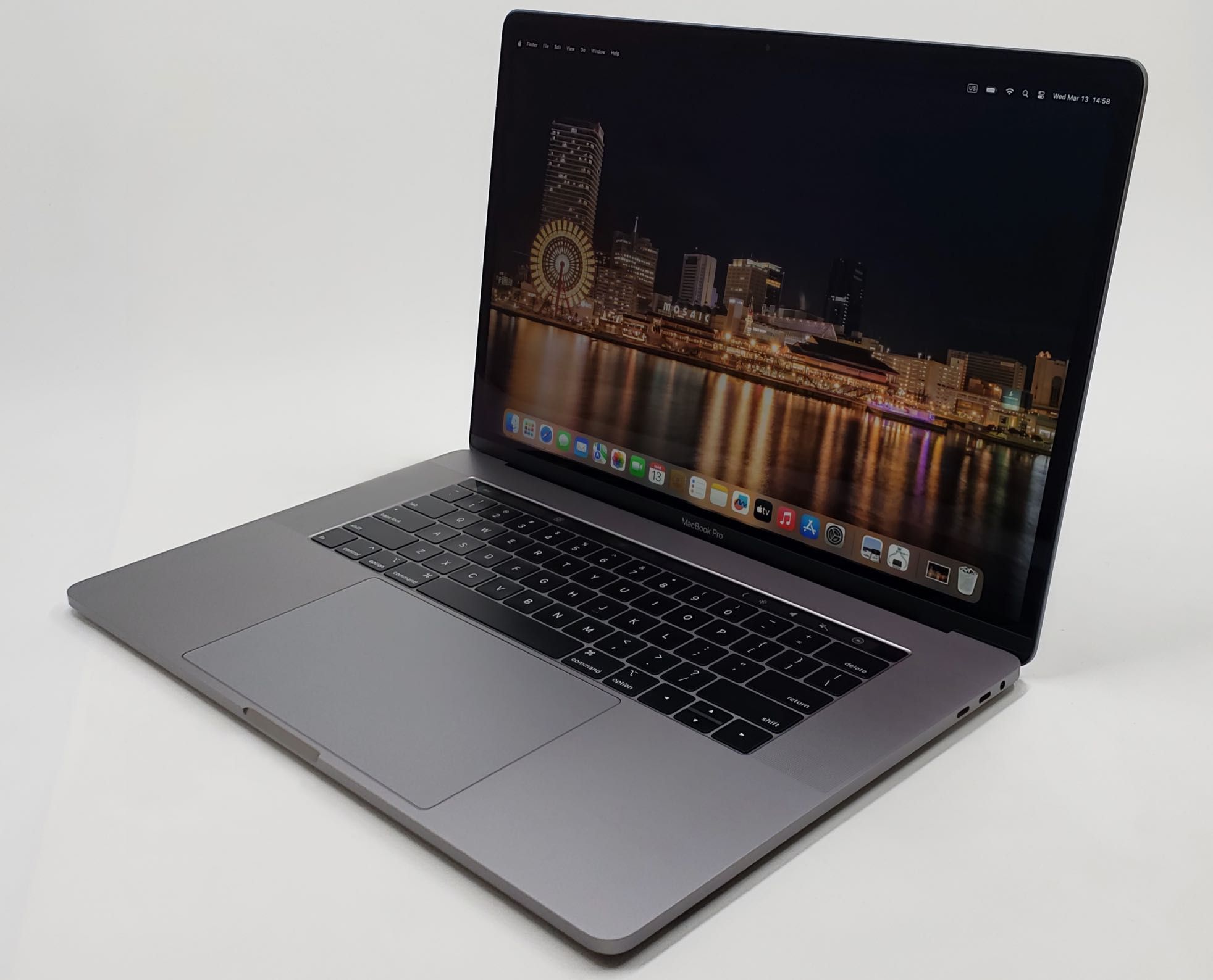 ПОТУЖНИЙ Ноутбук MacBook Pro 15" 2019 i9/32/1TB/560X, 4GB / Гарантія