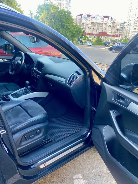 Автомобіль Audi Q5 Sportback 3.0 TDI S Line