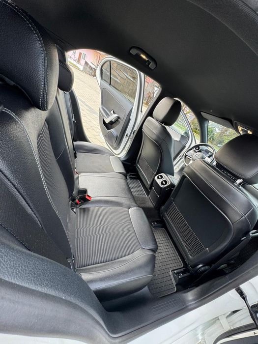 Mercedes-Benz A-Klasa W177 • 2018 • Automat • Bogate wyposażenie