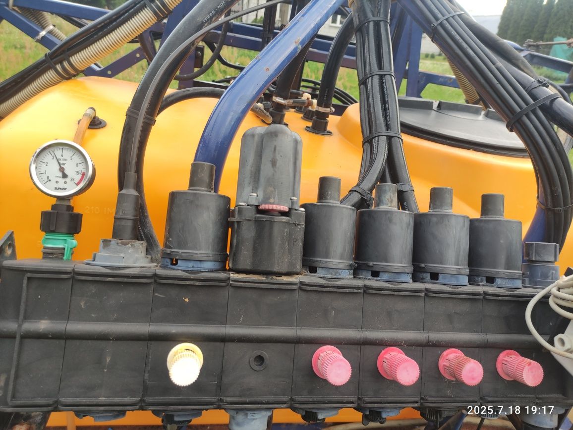 Opryskiwacz zawieszany Caruelle 21m 1000l