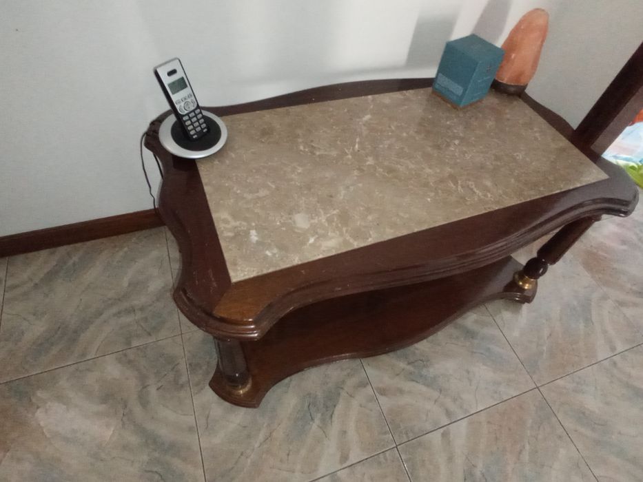 Mesa de centro em mármore