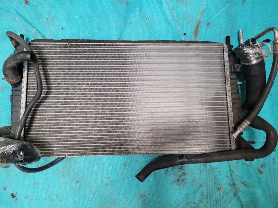 Інтеркулер радіатор Ford Peugeot Citroën 1.6 HDI