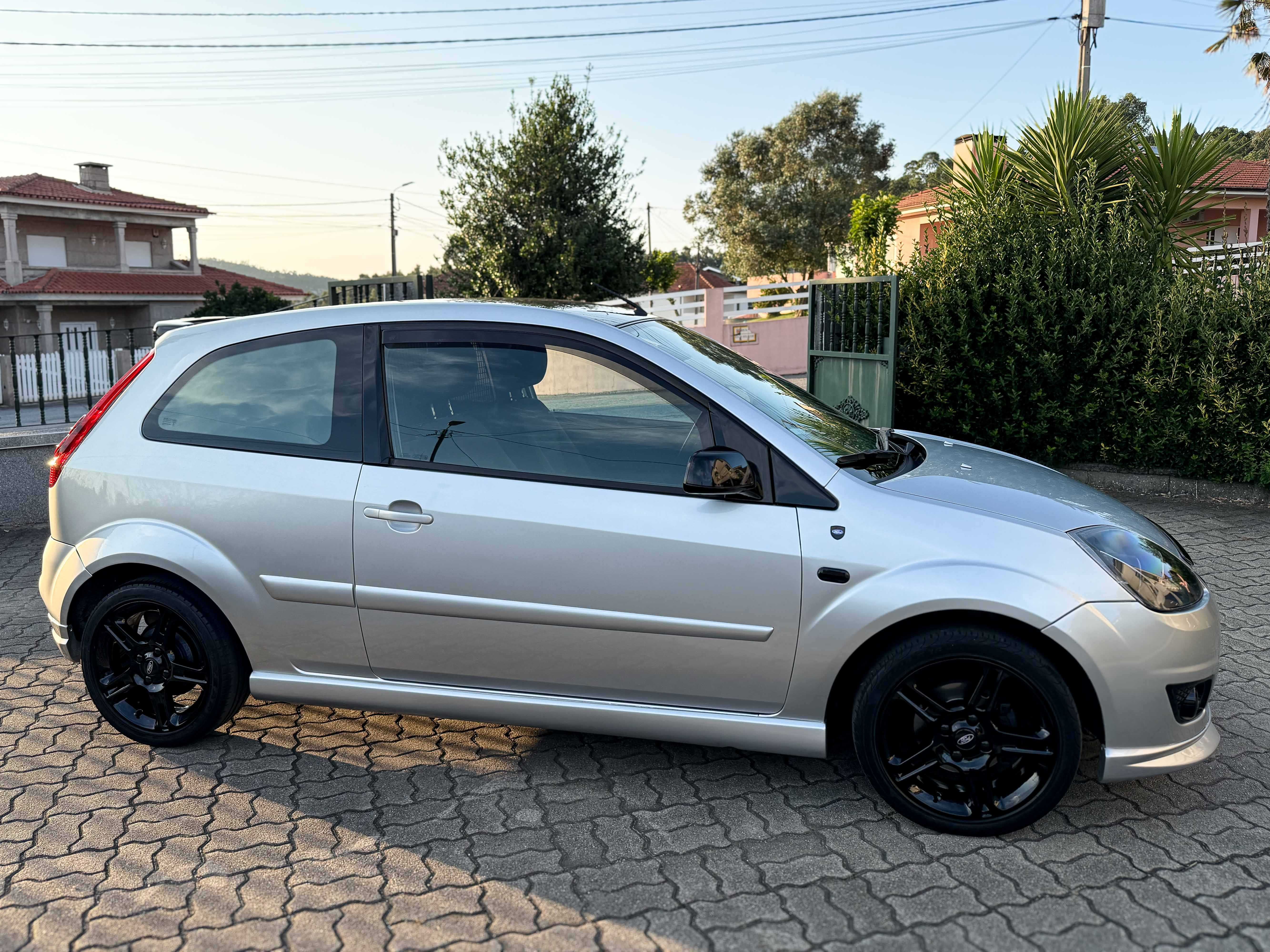 Ford Fiesta 1.4 TDci 2006 SportVan - Completamente RENOVADO