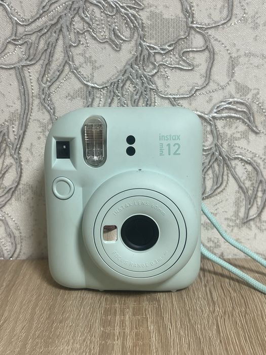 Фотоапарат Instax Mini 12