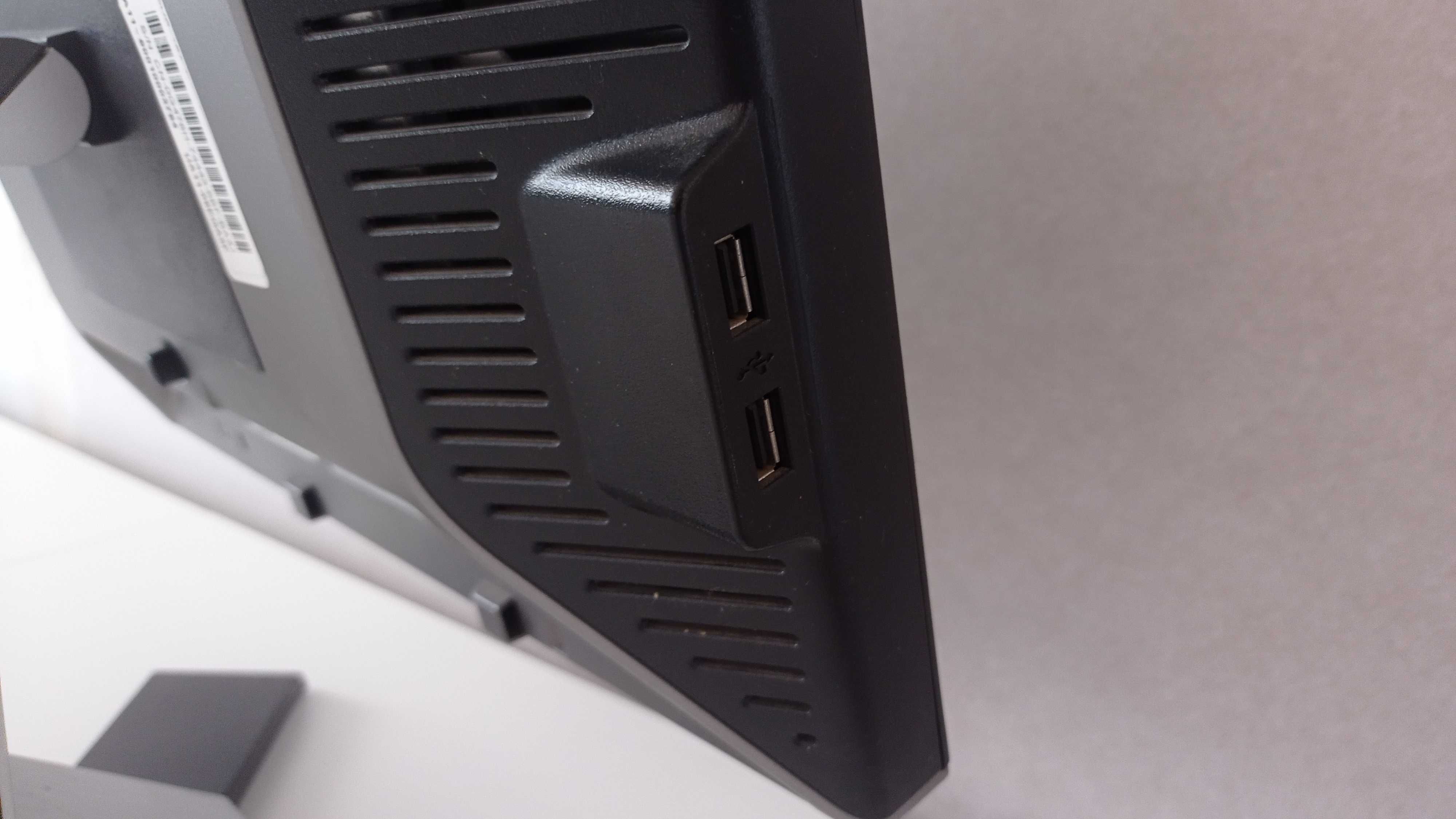 Б/В Монітор для комп'ютера екран Dell 1708FPt 17" 1280x1024, 4xUSB DVI