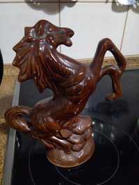 konik porcelanowy