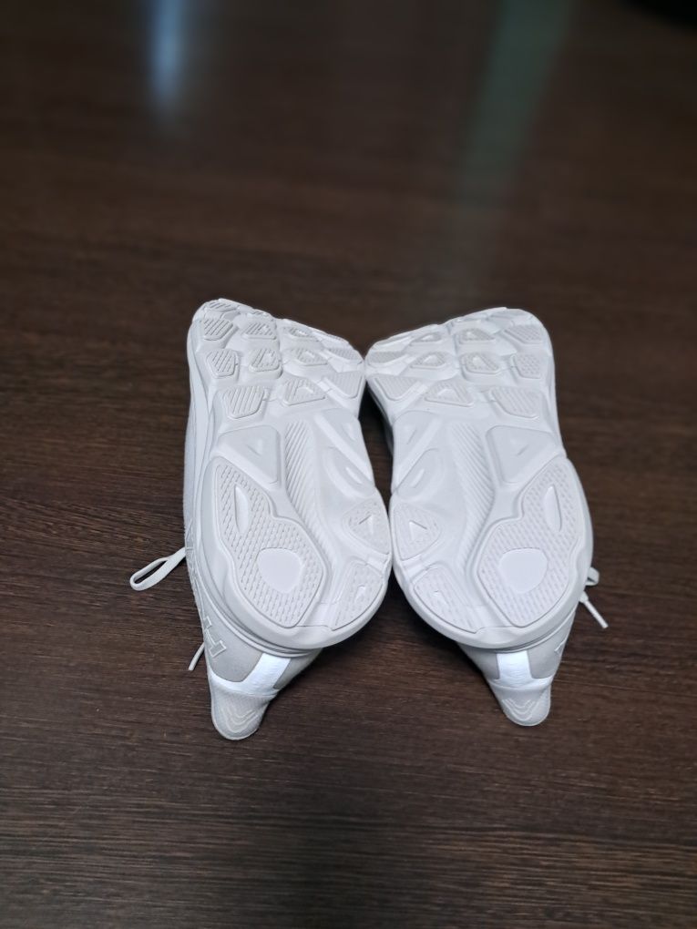 Кросівки Hoka M CLIFTON 9.      Р 43 1/3  27.5см
