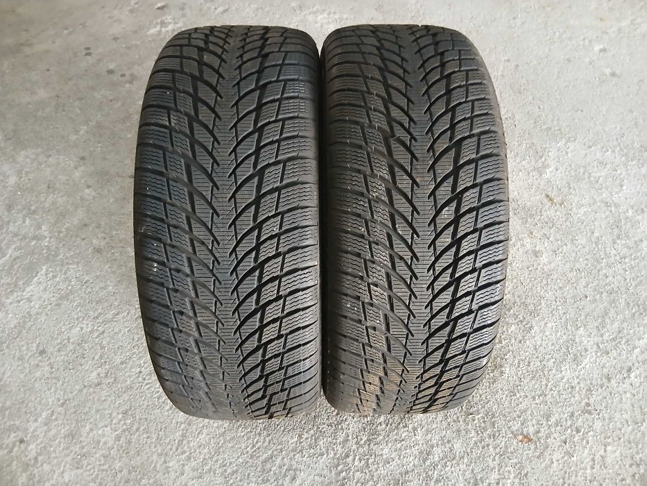 2 Pneus 225/45R19 seminovos