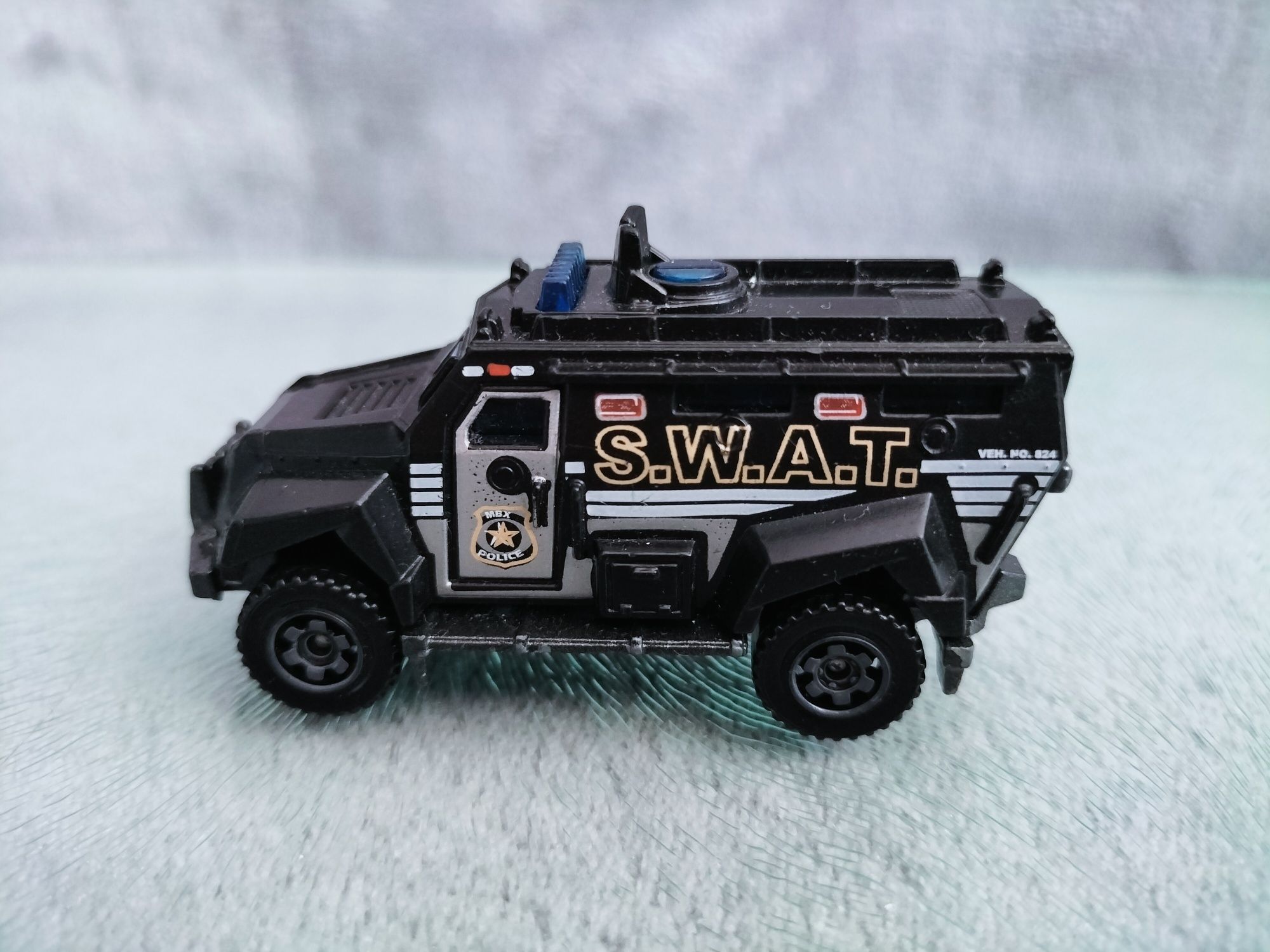 Matchbox Fire Evoine S.W.A.T. Truck Mattel