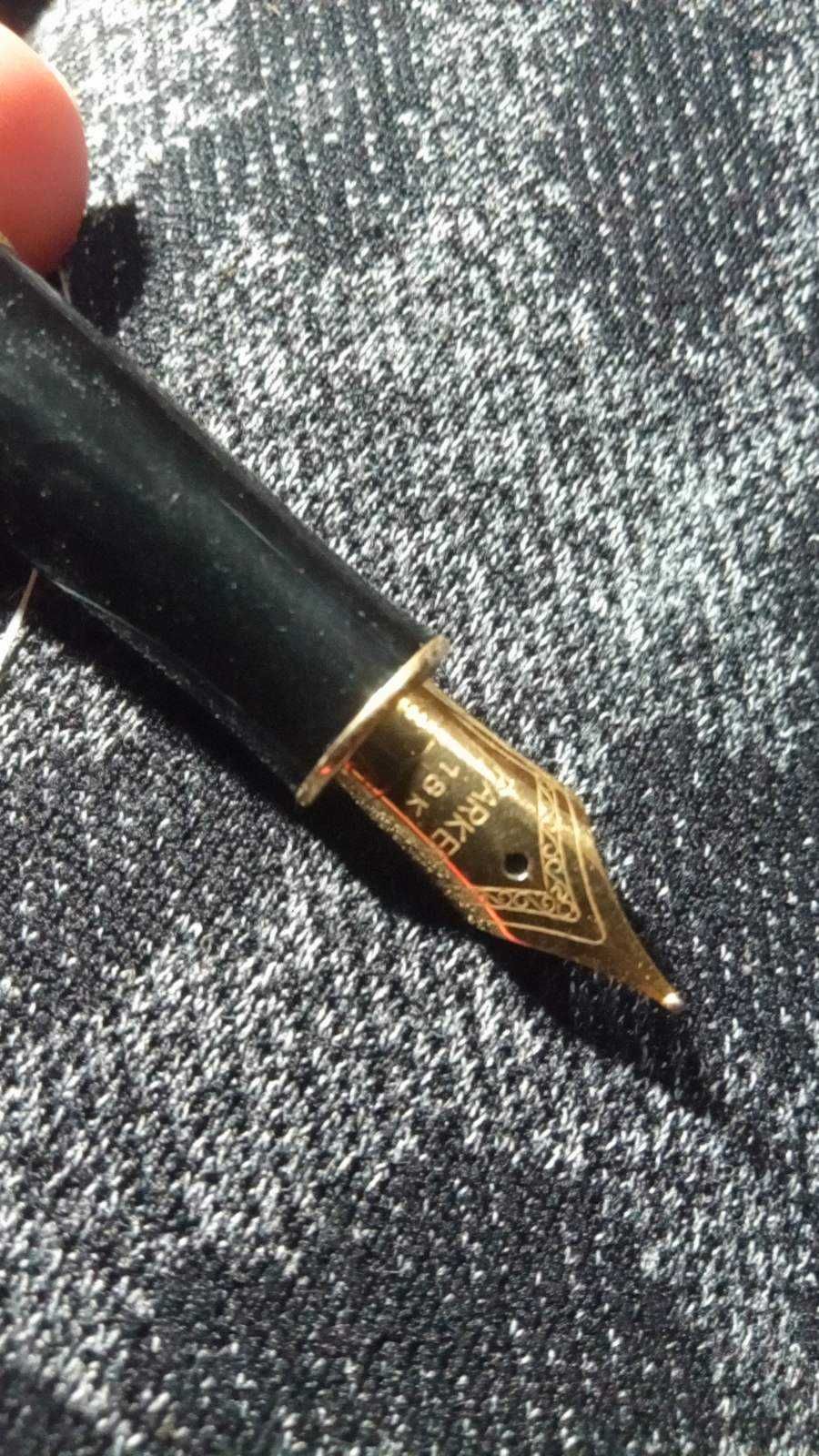 Ручка ручки  позолоченная Parker Sonnet 18K. золотым пером