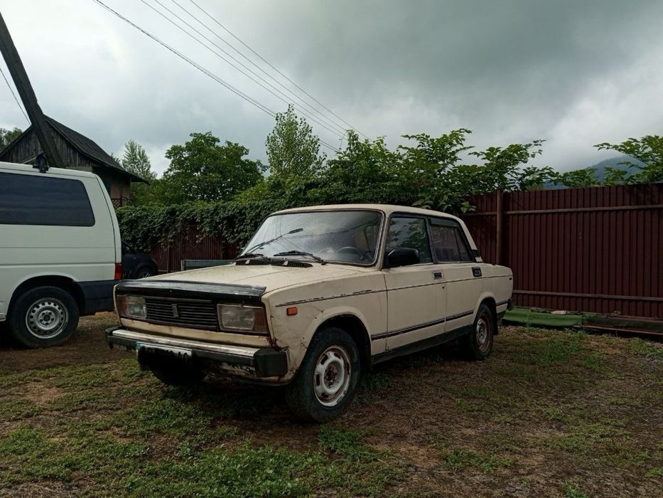 Бежевий ВАЗ 2105 продаж