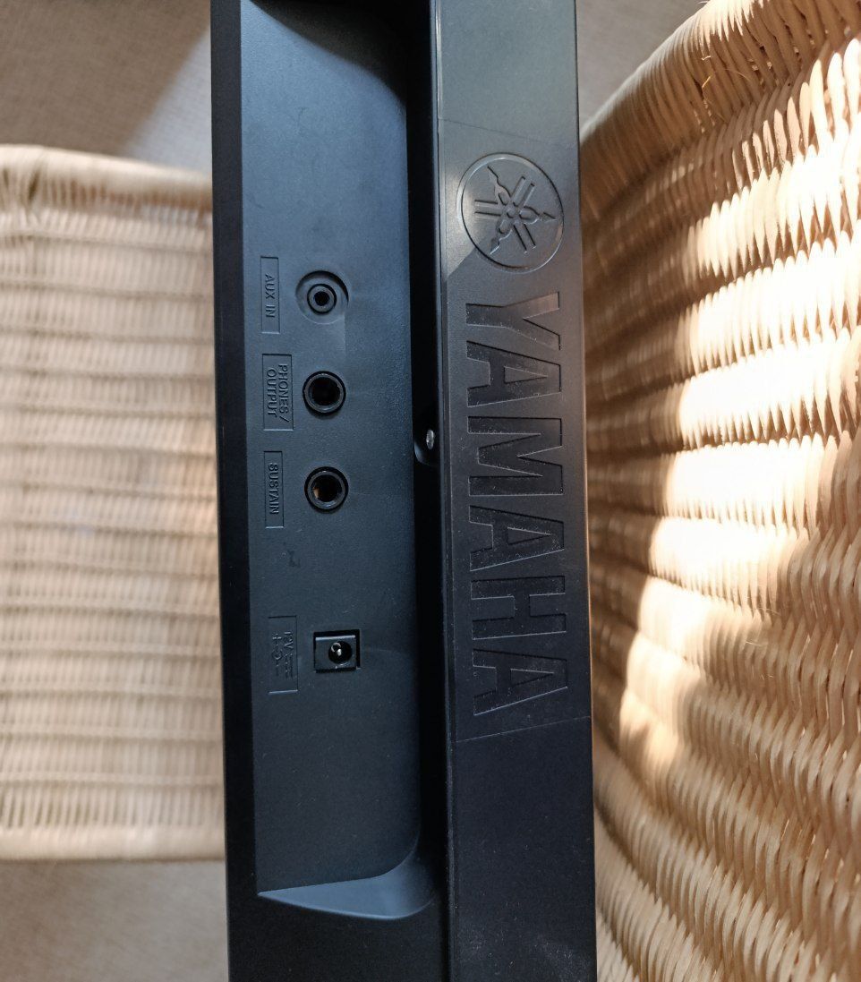 Синтезатор Yamaha psr-е 273
