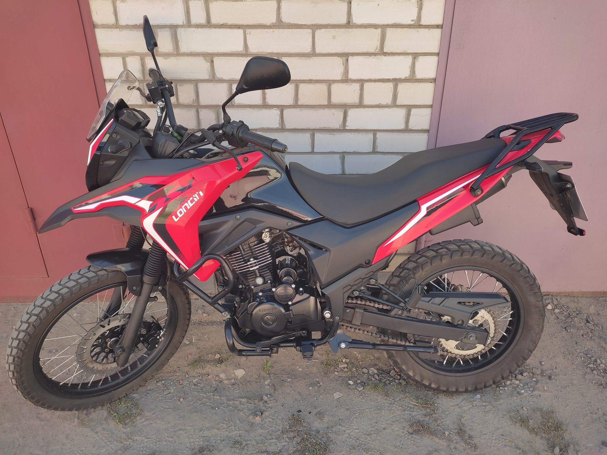 Мотоцикл LONCIN в идеальном состоянии.
