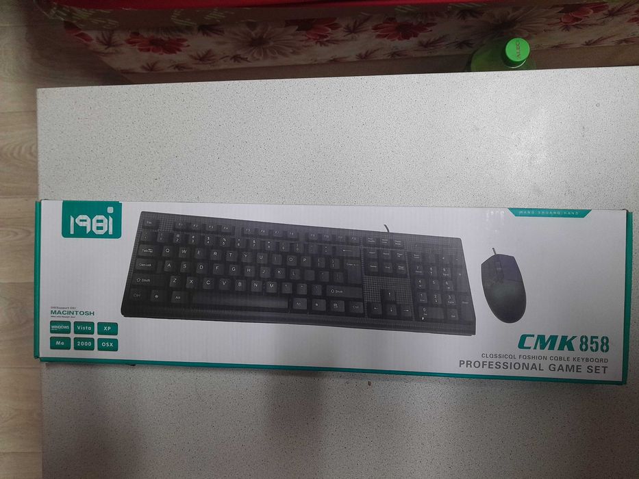 Комплект клавіатура та мишка.