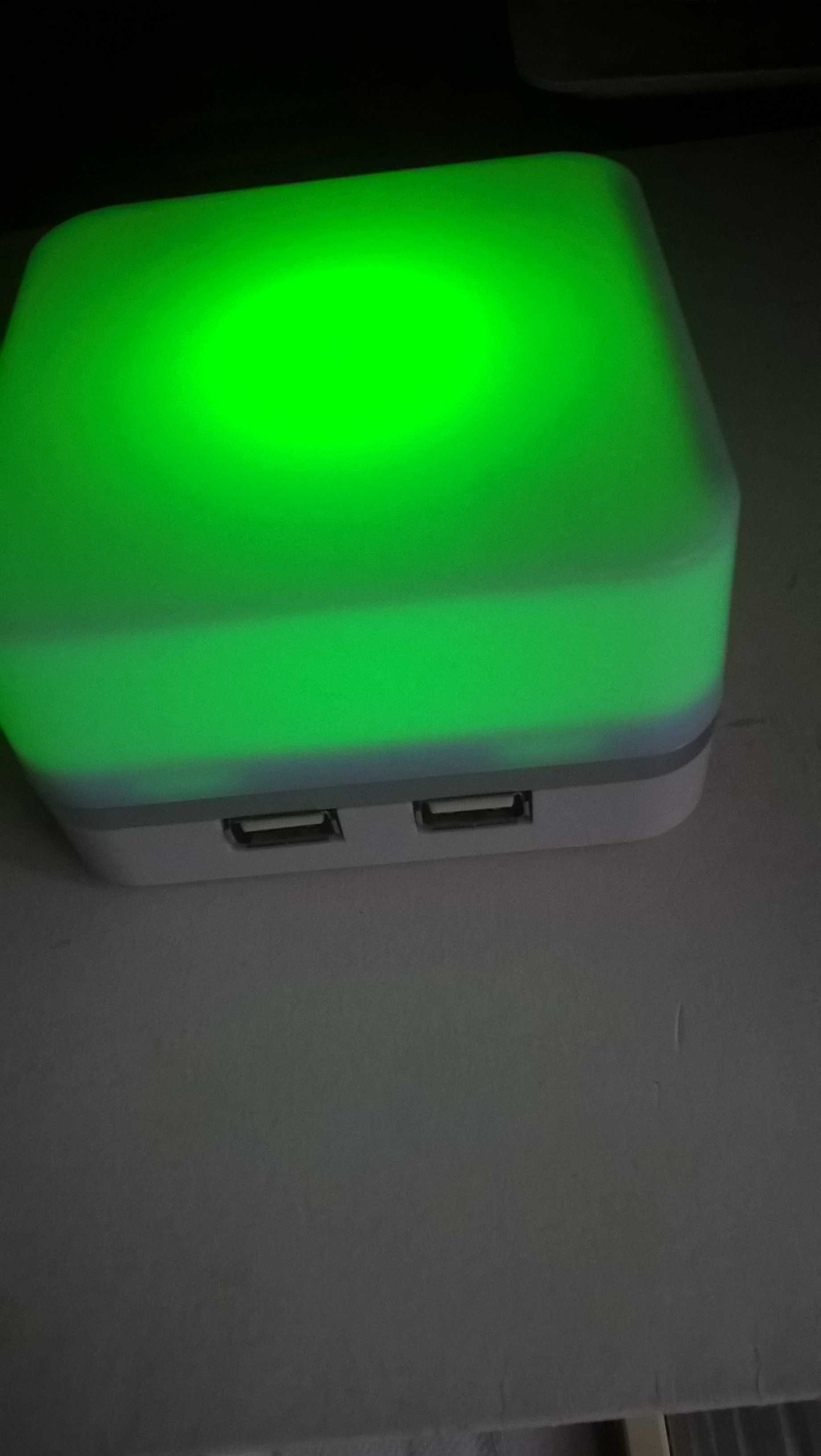 rozgałęziacz USB na 4  kable z wbudowaną  lampką LED