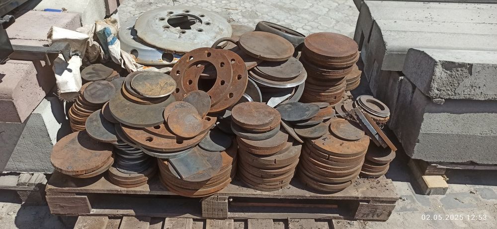 Продам деловые отходы металла после плазменной резки.