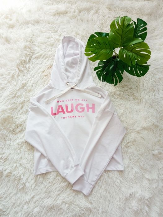 Biała bluza damska z kapturem i różowym nadrukiem