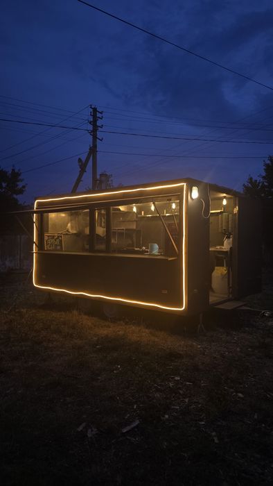 Фудтрак food truck кухня на колесах торговий причіп