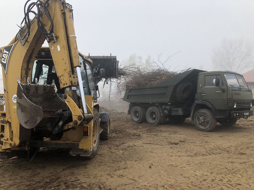 Вивіз гілок , листя, коріння, дерев ,будівельне сміття та хлам.