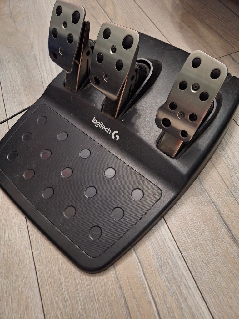 Kierownica logitech g29 + panel sterujący saitek