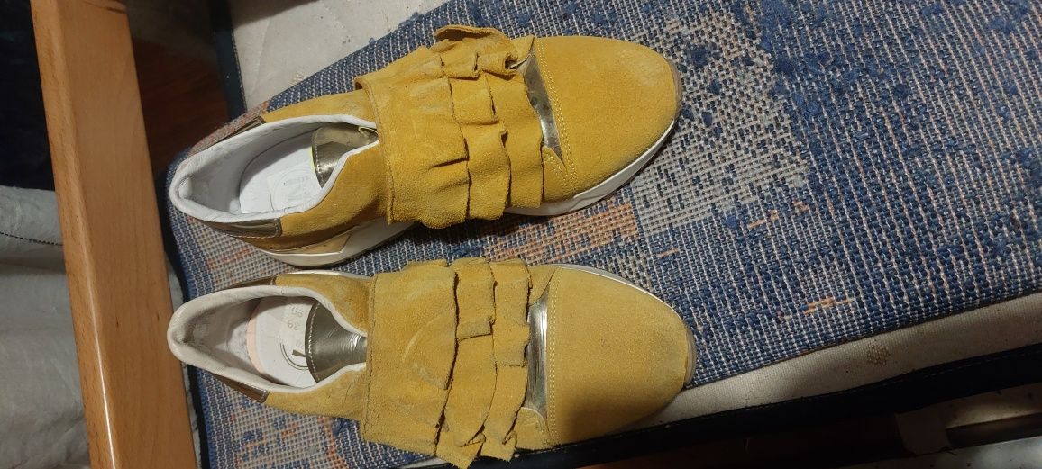 Sapatilhas amarelas 39