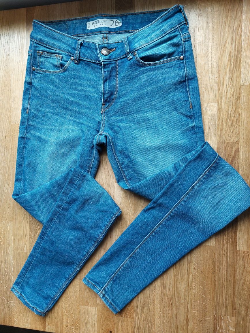 Spodnie jeansy s 26 rurki