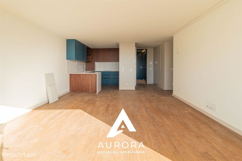 Apartamento T3 Poente 117m2 de área útil Garagem Box