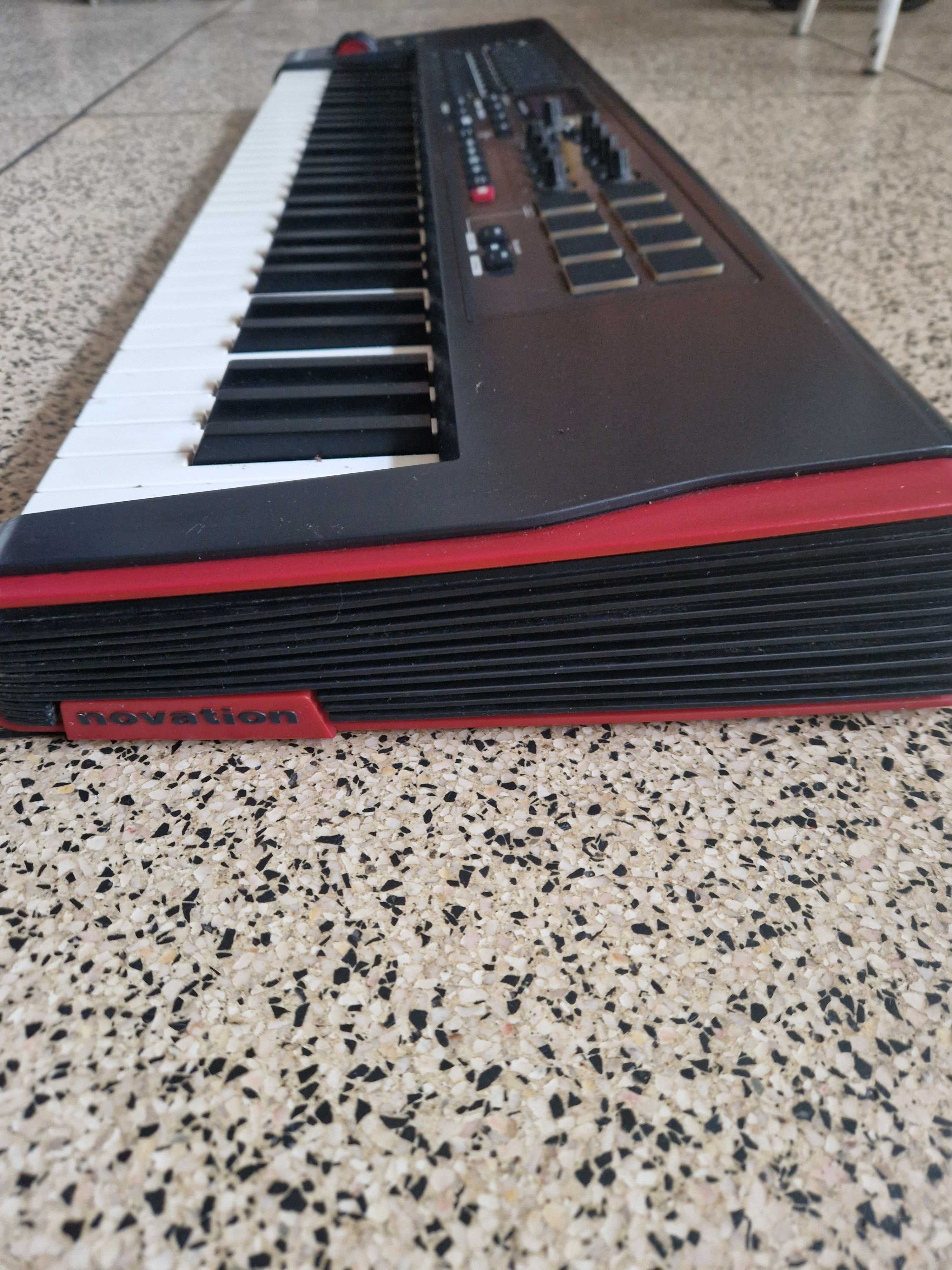 Teclado Controlador MIDI Novation Impulse 61