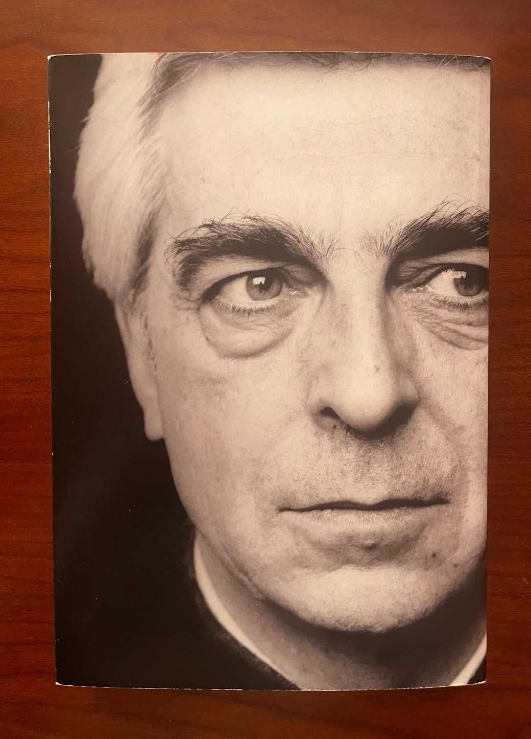 "Questionar Apaixonadamente" de Maria Helena Serôdio