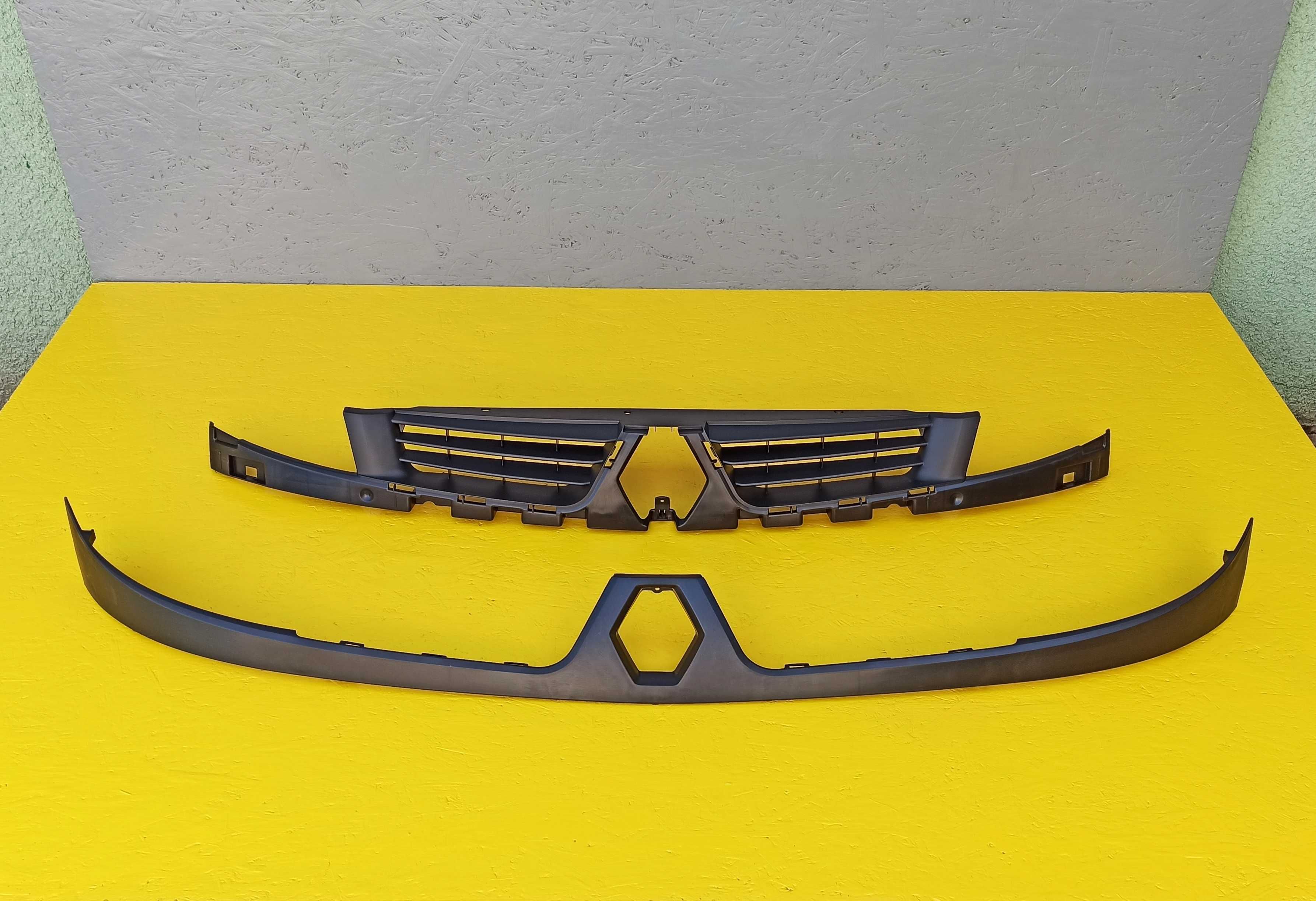 Накладка решотка радиатора Улибка на Renault Kangoo Рено Кенго 03-08р