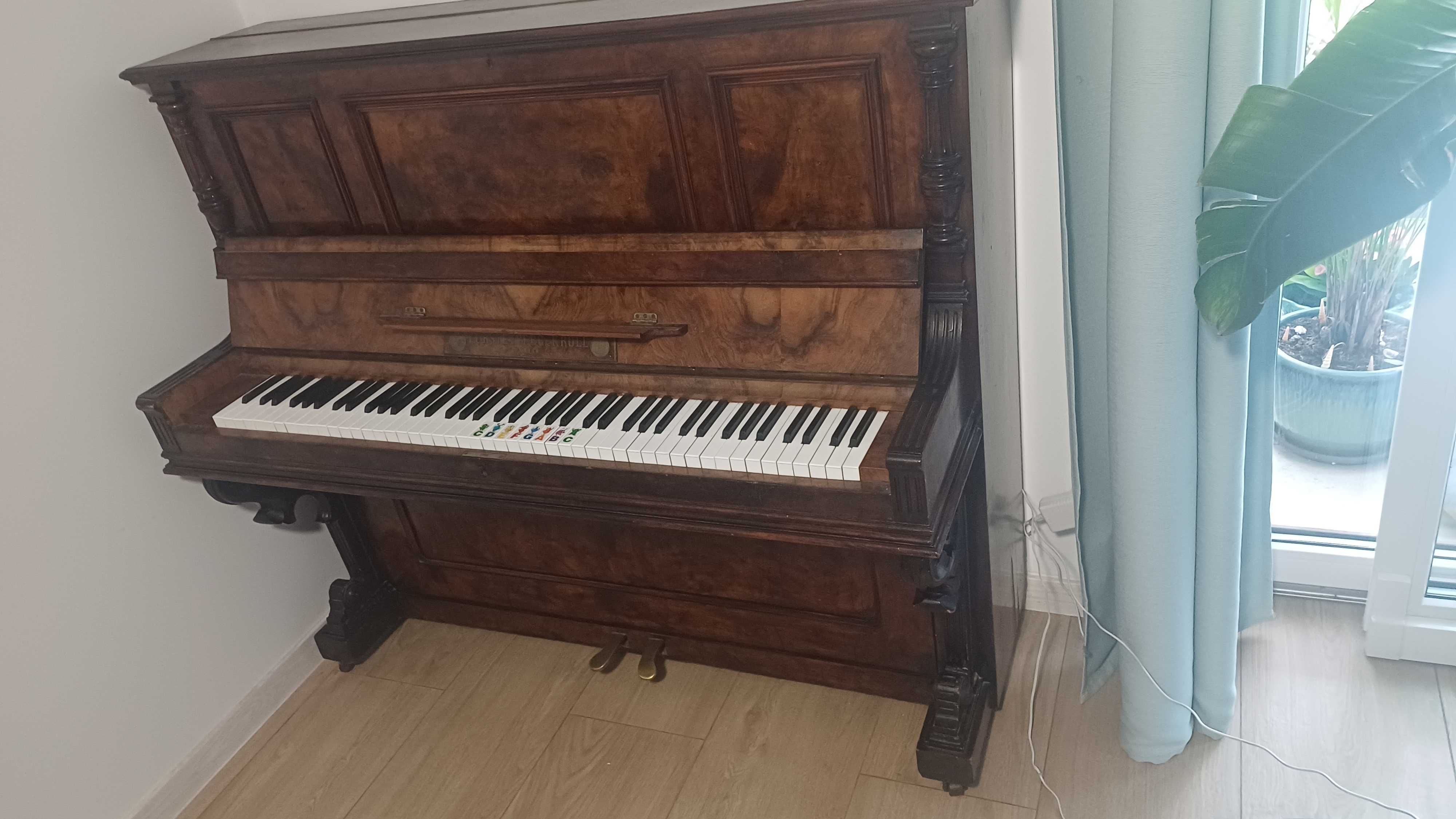 Pianino zabytkowe