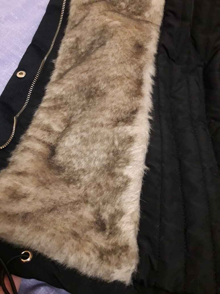 Зимова жіноча куртка XS