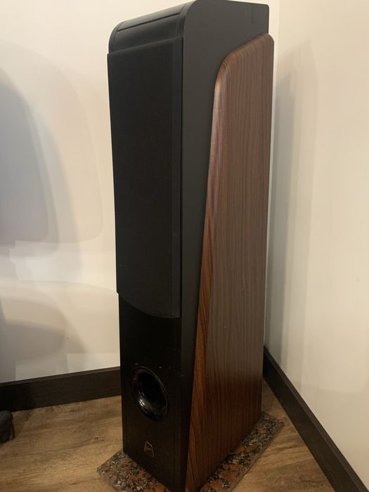 Продам дві колонки HiVi Swans D3.2BF.