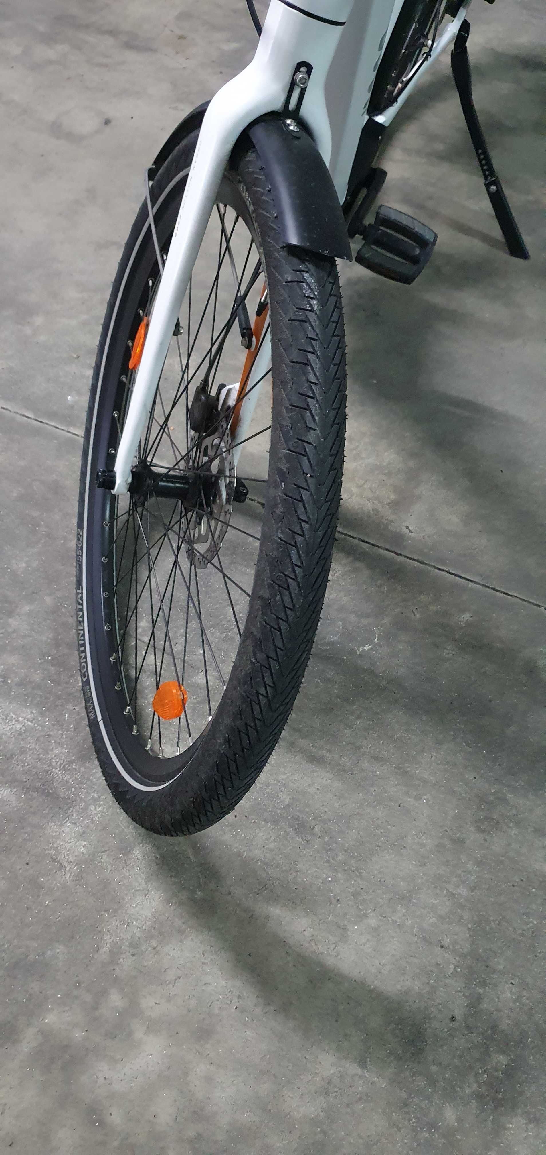 Bicicleta eléctrica urbana BEEQ E800 Urban Motion em excelente estado