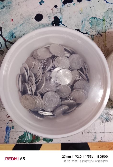 Vendo moedas  meticais