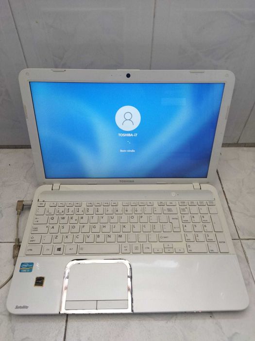 Toshiba Satellite i7- L850-1V7