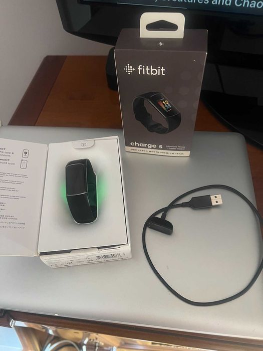 Fitbit Charge 5 – Muito bom estado c/ fatura, caixa e bracelete extra