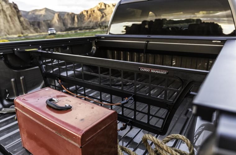 Przegroda Skrzyni Cargo Manager Roll'N'Lock Toyota Hilux Revo