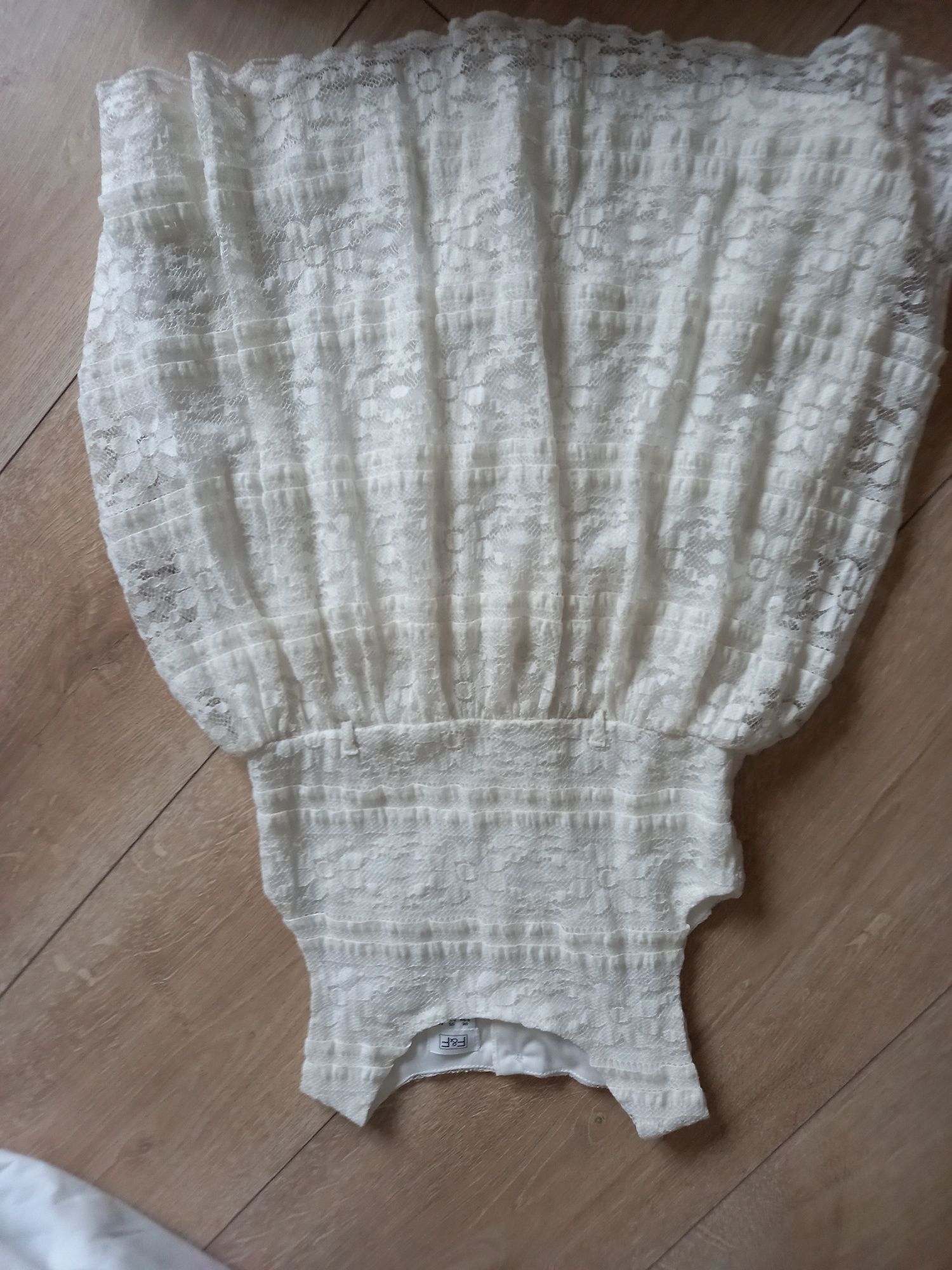 Paczka r.122/128 h&m Reserved  20sztuk (spodniczki spodnie sukienki)