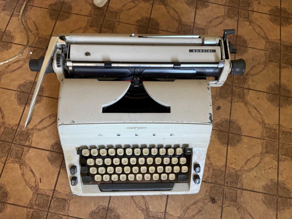 Adler Gabriele 25 maquina escrever