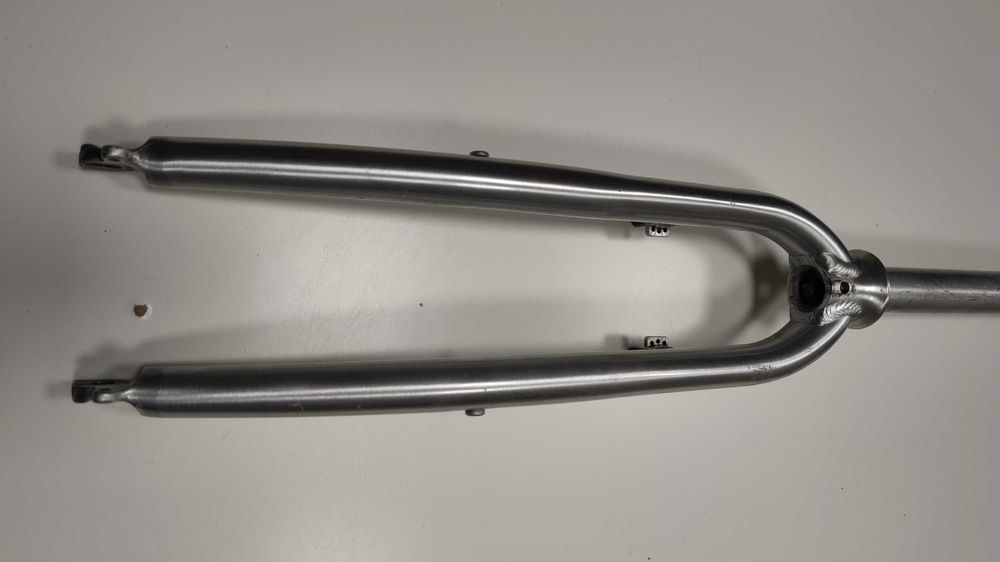 Lekki sztywny widelec aluminiowy piwoty 1 1/8" 28" 700 29" 650g