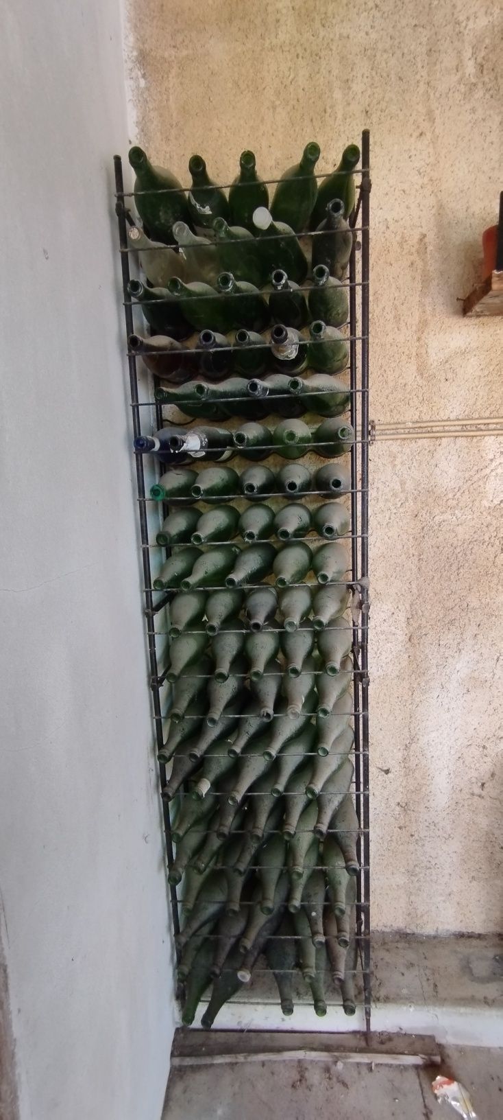 Estrutura para garrafas de vidro
