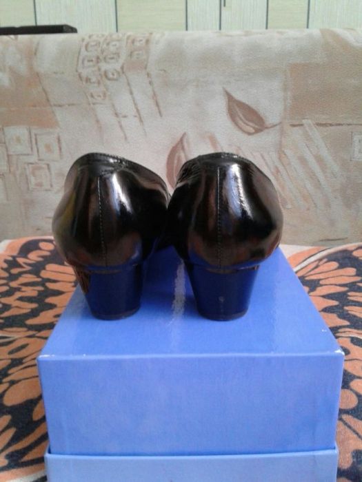 Кожаные женские туфли, размер 41,фабричные