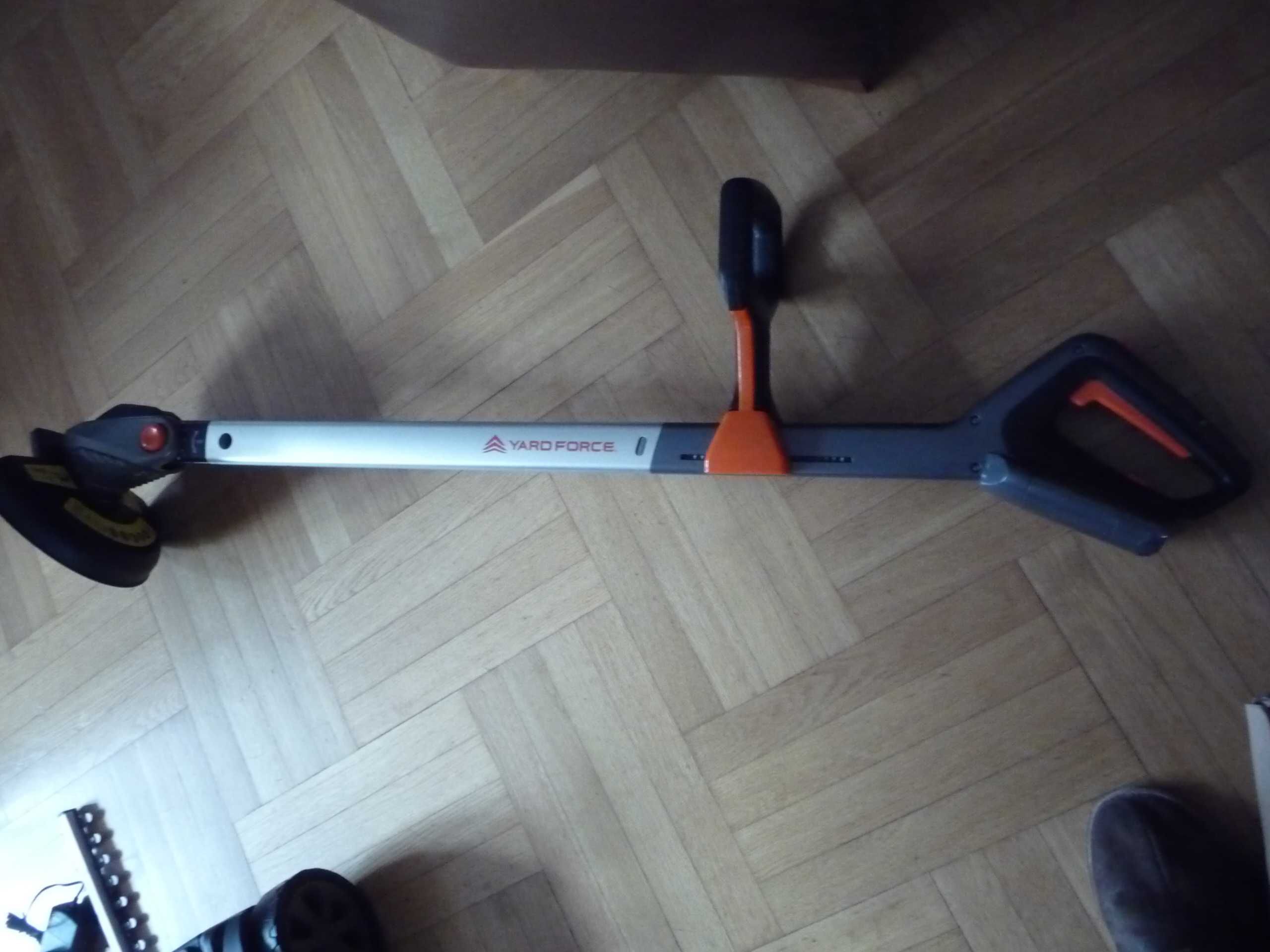 Piękna akumulatorowa 2w1 kosiarka podkaszarka 4Ah Cacko DoMiniOgród