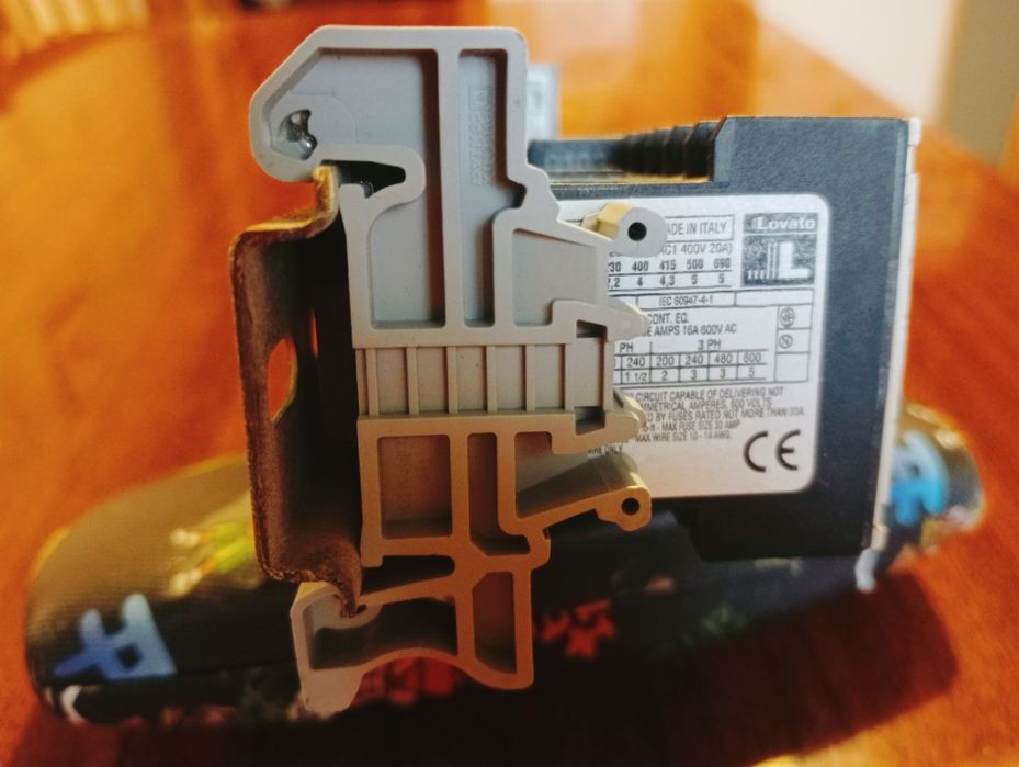 Реле напруги MC9 AC1 400V 20A  Lovato, Italy; збірка 3 шт.