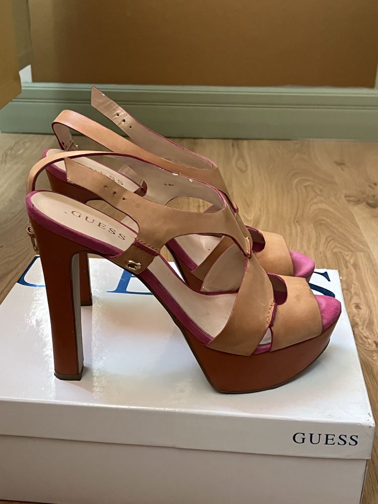 Sandaly guess 40