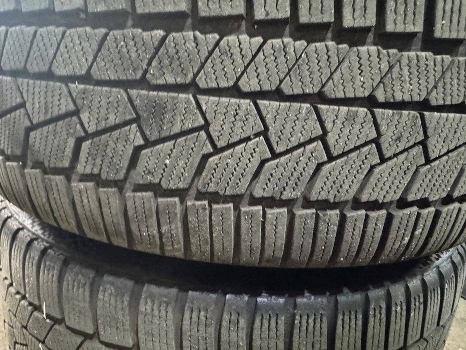 Резина 235/35 R20 Continental зима